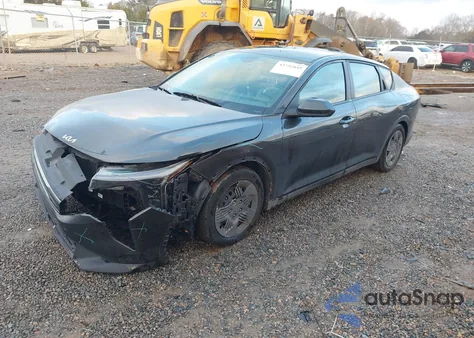 2025 Kia K4 Lx из США, поврежденный, VIN 3KPFT4DE6SE021704